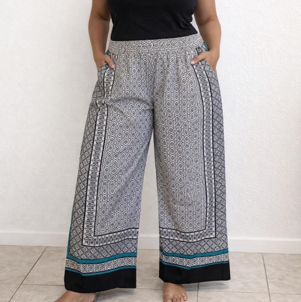 Elegant Black and White Wide-Leg Pants